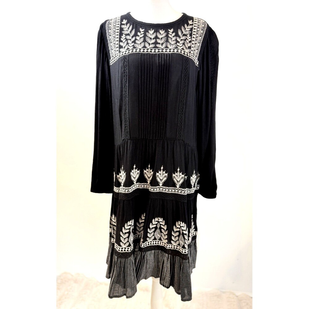 Velvet by Graham & Spencer Embroidered Boho Dress Black White Long Sleeve Medium